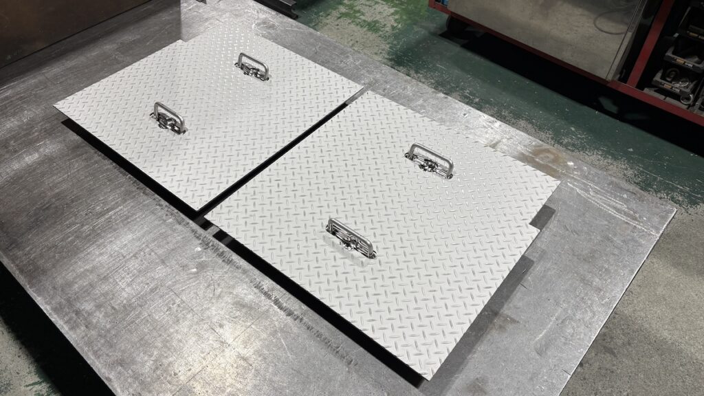 ステンレス縞鋼板蓋　チェッカープレート